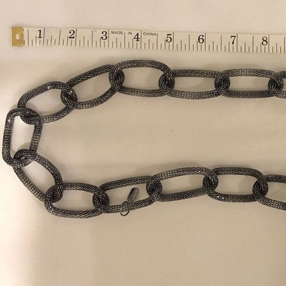 Mesh Link Necklace - Picture 3 of 5